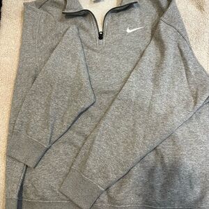 Nike women’s Heather Gray 1/4 Zip-Sweatshirt